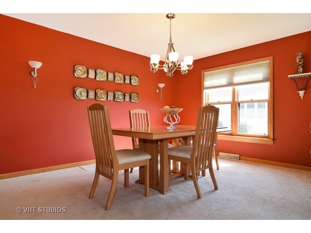209 Wilcox Dr, Bartlett, IL 60103 photo 6
