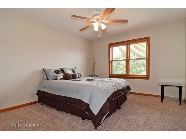 209 Wilcox Dr, Bartlett, IL 60103 photo 15