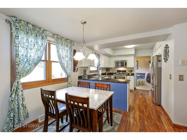 620 Shenandoah Trl, Elgin, IL 60123 photo 5