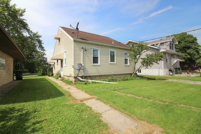 702 Central Ave, Rockdale, IL 60436 photo 3