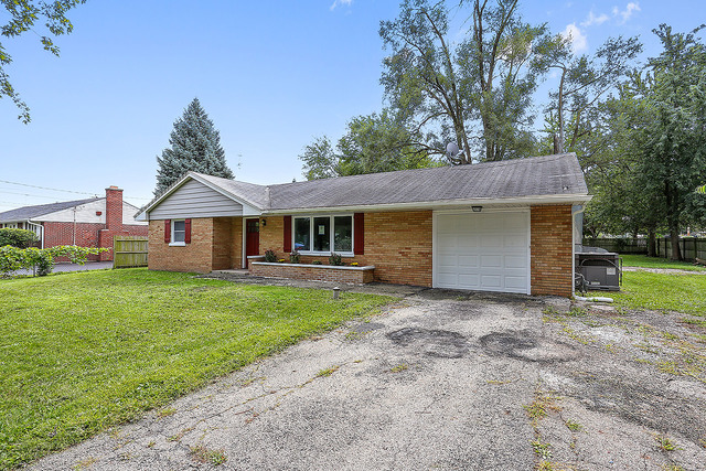 1091 Reckinger Rd, Aurora, IL 60505 photo 2
