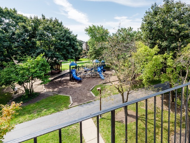 1459 N Winslowe Dr #302, Palatine, IL 60074 photo 7