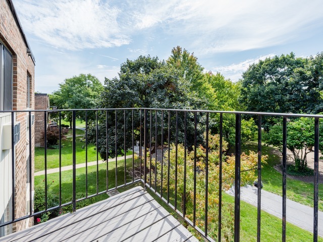 1459 N Winslowe Dr #302, Palatine, IL 60074 photo 6