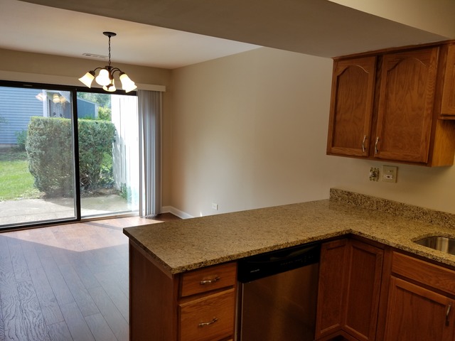 809 Coventry Pl, Wheeling, IL 60090 photo 4
