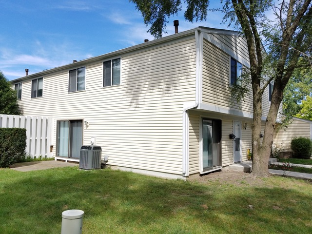 809 Coventry Pl, Wheeling, IL 60090 photo 1