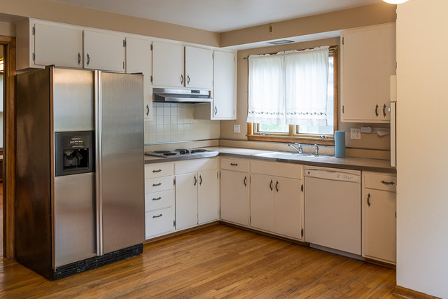 715 N Spring St, Elgin, IL 60120 photo 10