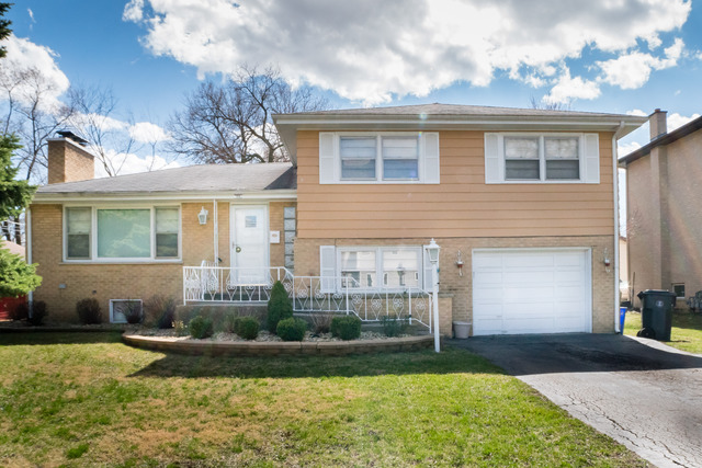 7801 39th St, Lyons, IL 60534 photo 1