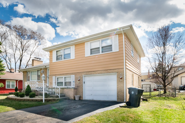 7801 39th St, Lyons, IL 60534 photo 2