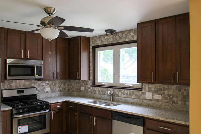 435 Geneva Ave, Bellwood, IL 60104 photo 4