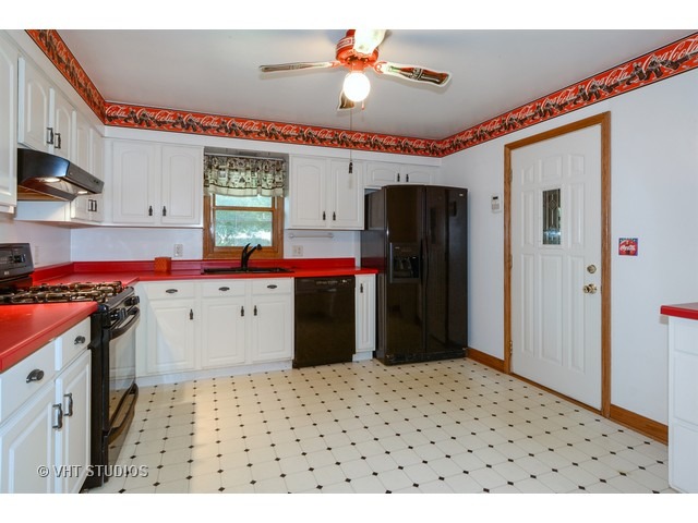 818 Sheldon Ave, Aurora, IL 60506 photo 5