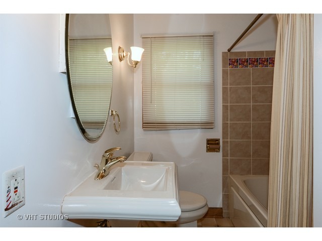 818 Sheldon Ave, Aurora, IL 60506 photo 10