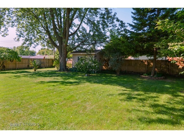 818 Sheldon Ave, Aurora, IL 60506 photo 13