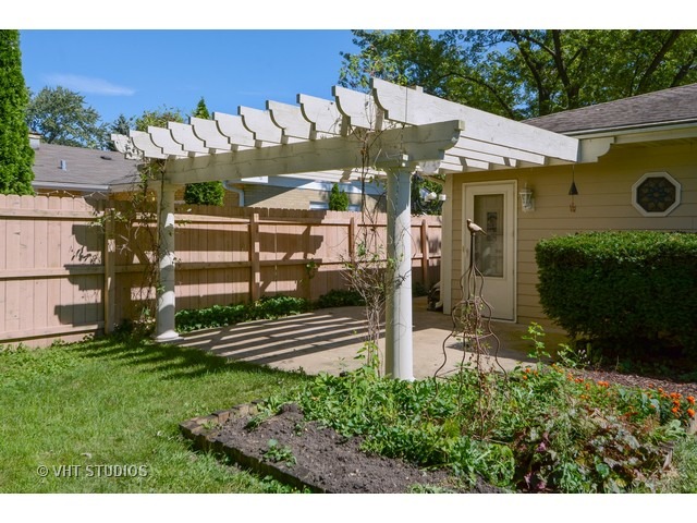 818 Sheldon Ave, Aurora, IL 60506 photo 15