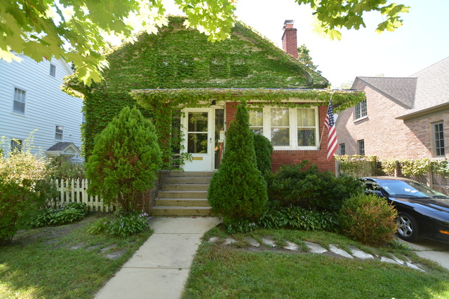 219 E Scranton Ave, Lake Bluff, IL 60044 photo 1