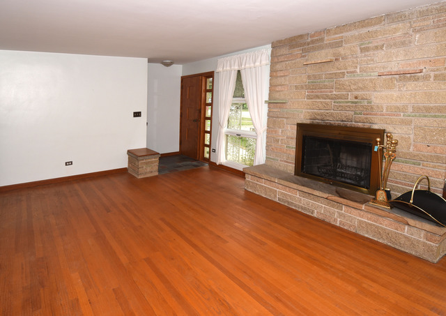 414 S Cherry St, Itasca, IL 60143 photo 3