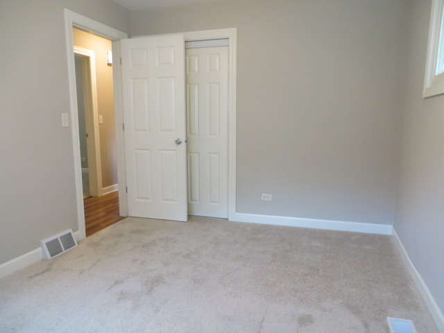 335 E Parallel St, Palatine, IL 60067 photo 14