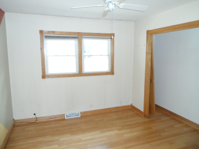8119 S Meade Ave, Burbank, IL 60459 photo 9