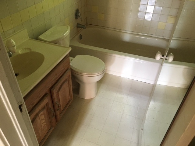 2556 E Ballard Rd, Des Plaines, IL 60016 photo 9