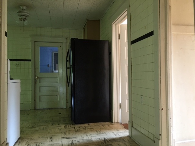 2556 E Ballard Rd, Des Plaines, IL 60016 photo 7