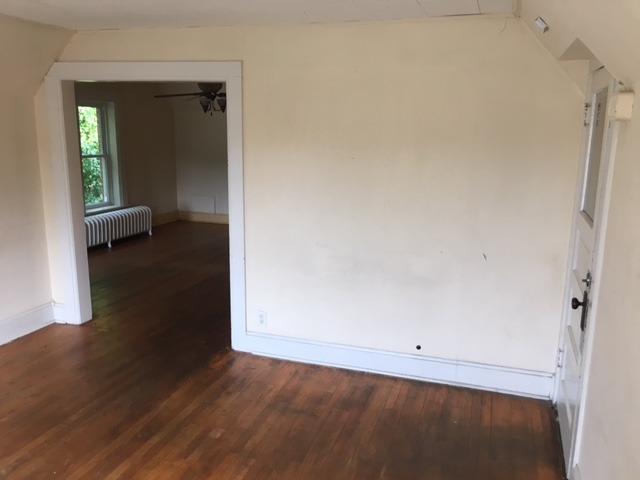 2556 E Ballard Rd, Des Plaines, IL 60016 photo 3