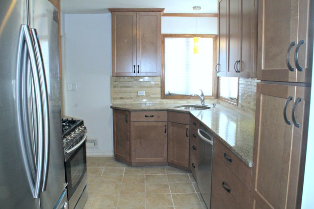 934 E Forest Ave, Des Plaines, IL 60018 photo 8