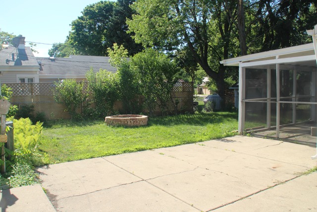 934 E Forest Ave, Des Plaines, IL 60018 photo 22