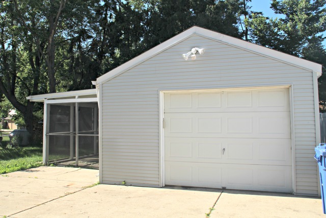 934 E Forest Ave, Des Plaines, IL 60018 photo 24