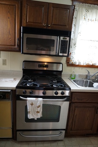 812 Spring St, Aurora, IL 60505 photo 8