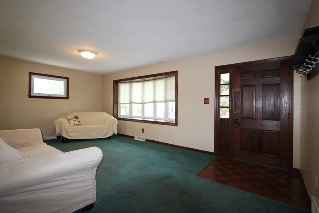 605 Chaney Ave, Crest Hill, IL 60403 photo 4