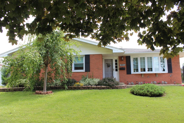 605 Chaney Ave, Crest Hill, IL 60403 photo 1