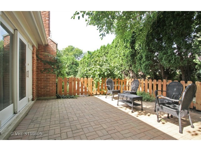 3154 Cherry Ln, Northbrook, IL 60062 photo 16