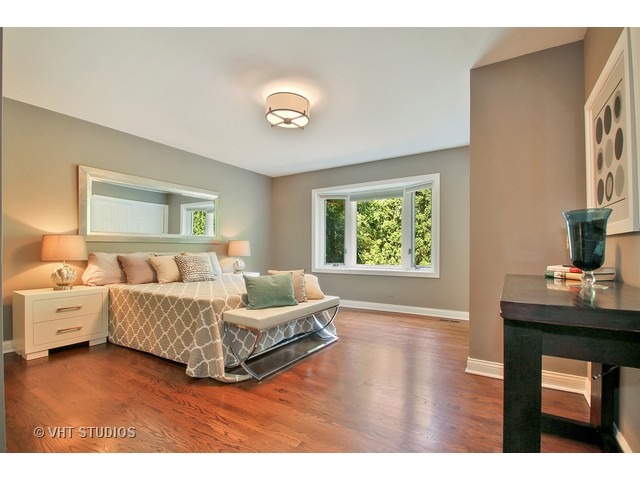 3154 Cherry Ln, Northbrook, IL 60062 photo 9