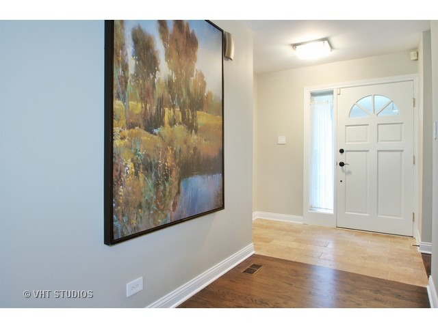 3154 Cherry Ln, Northbrook, IL 60062 photo 2
