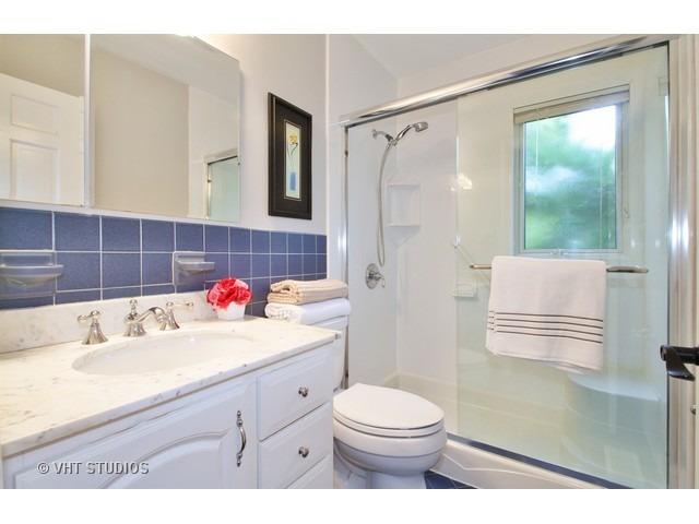 3154 Cherry Ln, Northbrook, IL 60062 photo 10