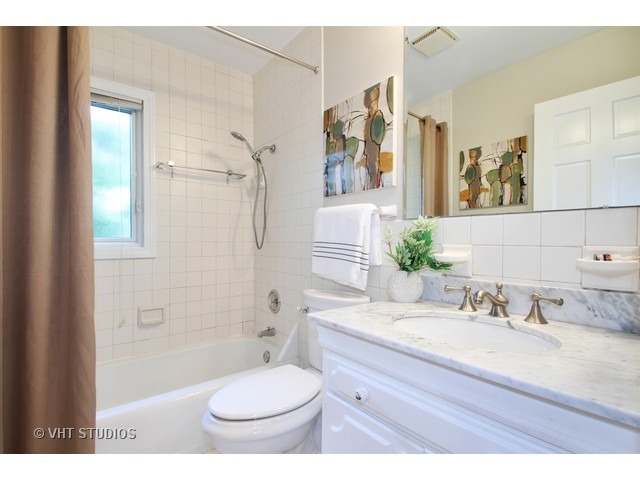 3154 Cherry Ln, Northbrook, IL 60062 photo 13