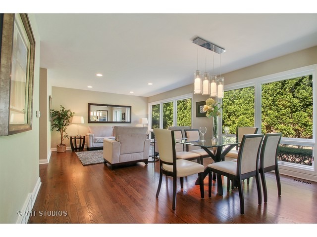 3154 Cherry Ln, Northbrook, IL 60062 photo 4