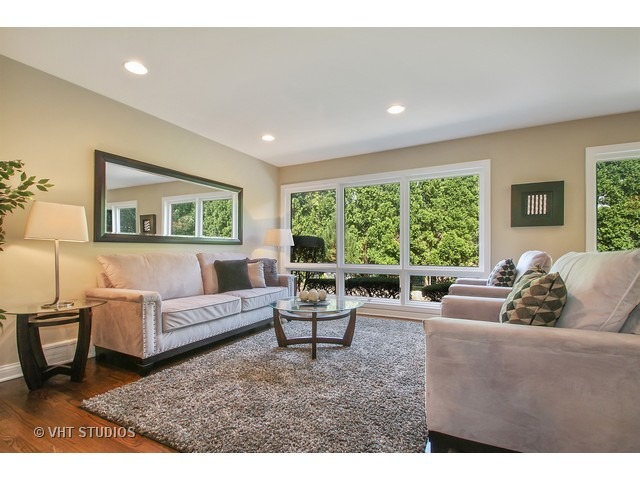 3154 Cherry Ln, Northbrook, IL 60062 photo 3