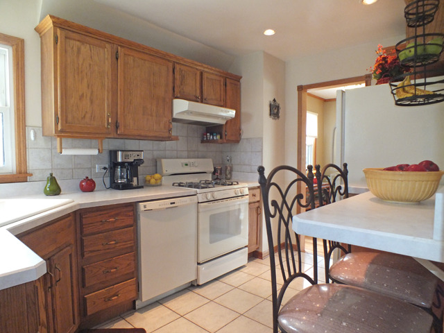 942 E Forest Ave, Des Plaines, IL 60018 photo 8