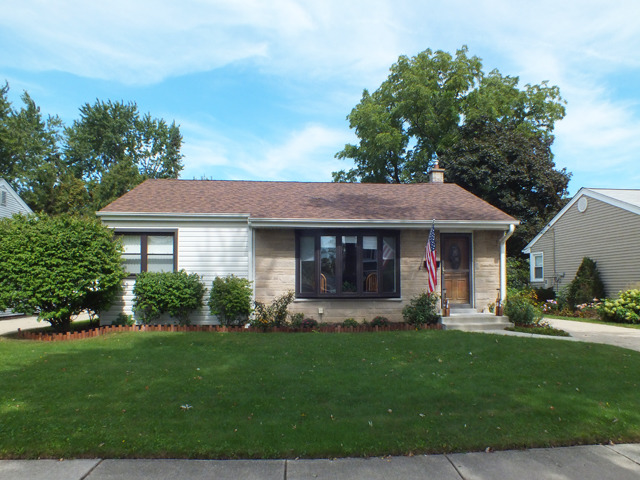 942 E Forest Ave, Des Plaines, IL 60018 photo 1