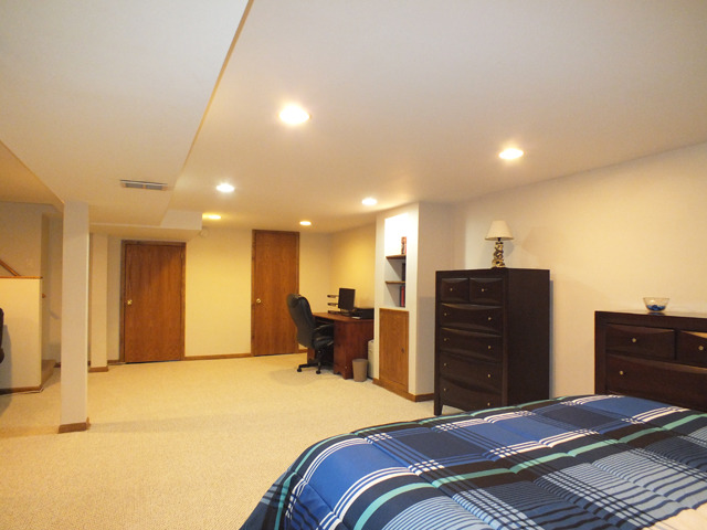 942 E Forest Ave, Des Plaines, IL 60018 photo 14