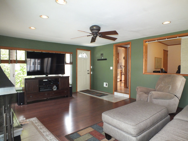 942 E Forest Ave, Des Plaines, IL 60018 photo 11
