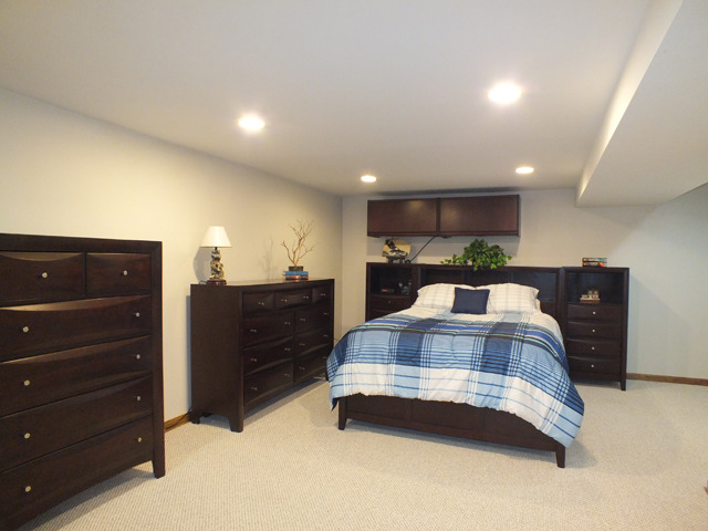 942 E Forest Ave, Des Plaines, IL 60018 photo 13