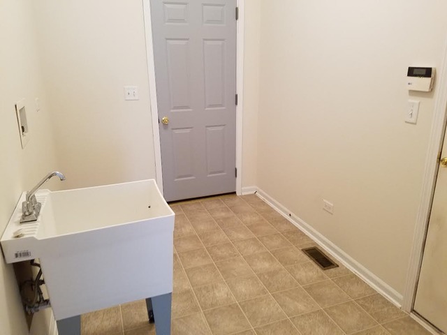 16417 Kingsbrook Dr, Crest Hill, IL 60403 photo 8