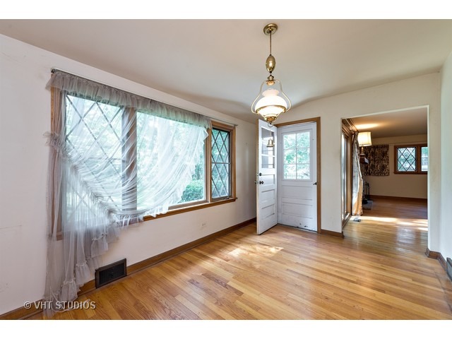 239 E Washington Ave, Lake Bluff, IL 60044 photo 4