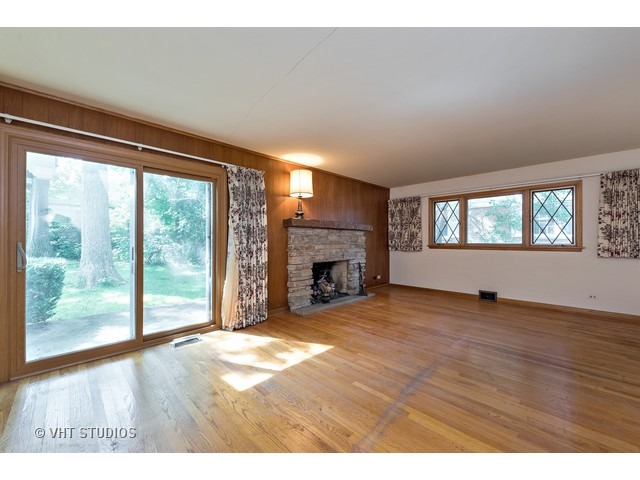 239 E Washington Ave, Lake Bluff, IL 60044 photo 2