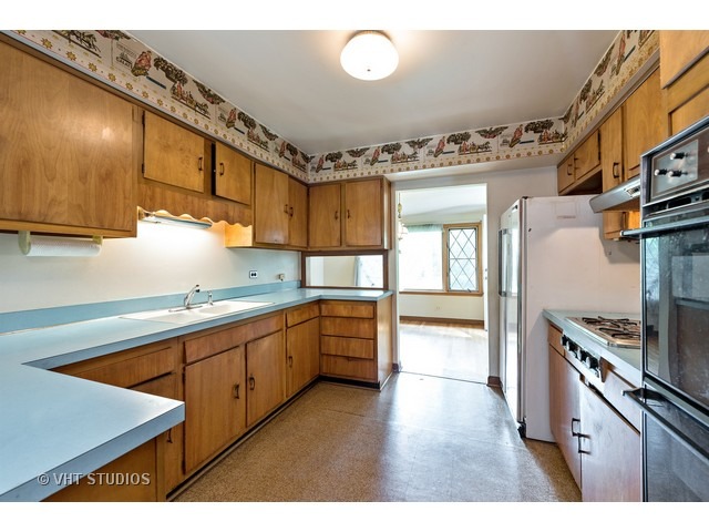 239 E Washington Ave, Lake Bluff, IL 60044 photo 3