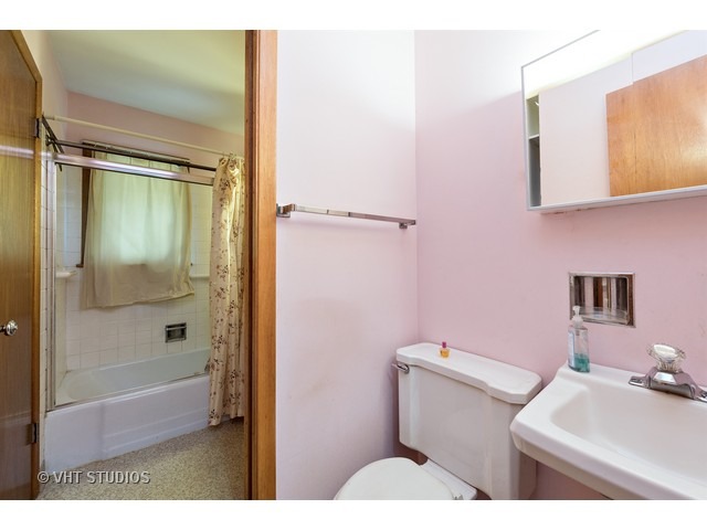 239 E Washington Ave, Lake Bluff, IL 60044 photo 9