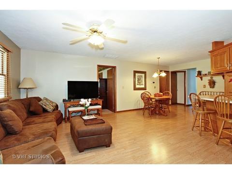 3425 N Pheasant Dr, Morris, IL 60450 photo 2