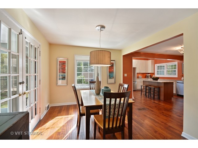 905 E Willow Ave, Wheaton, IL 60187 photo 5