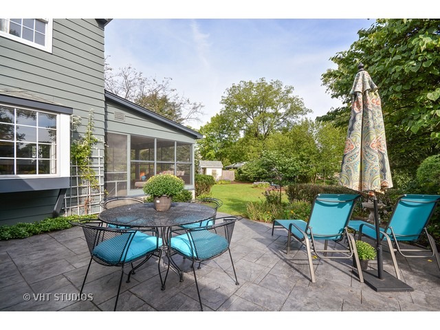905 E Willow Ave, Wheaton, IL 60187 photo 17